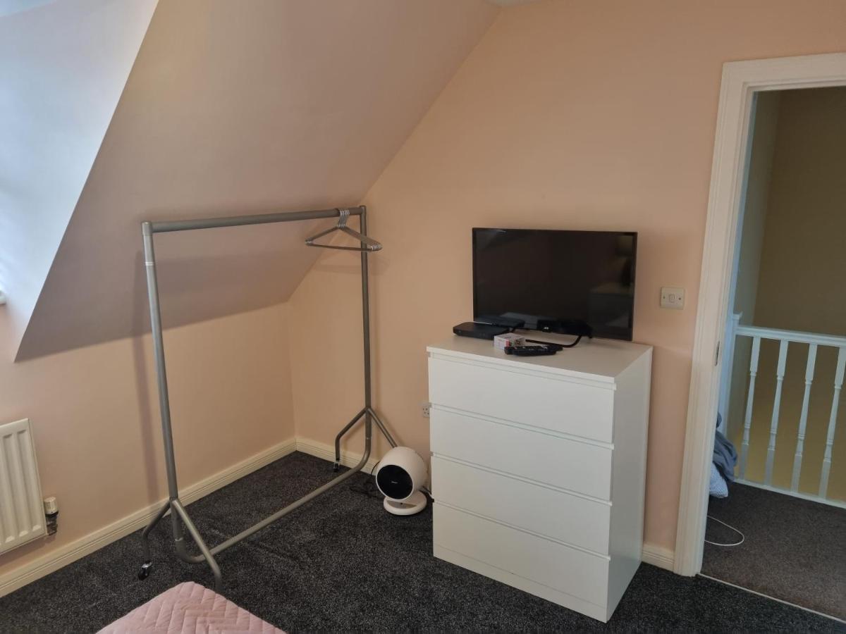 Swindon 6 Deluxe Doubles 2 With En Suite In Large House - No Pets ภายนอก รูปภาพ