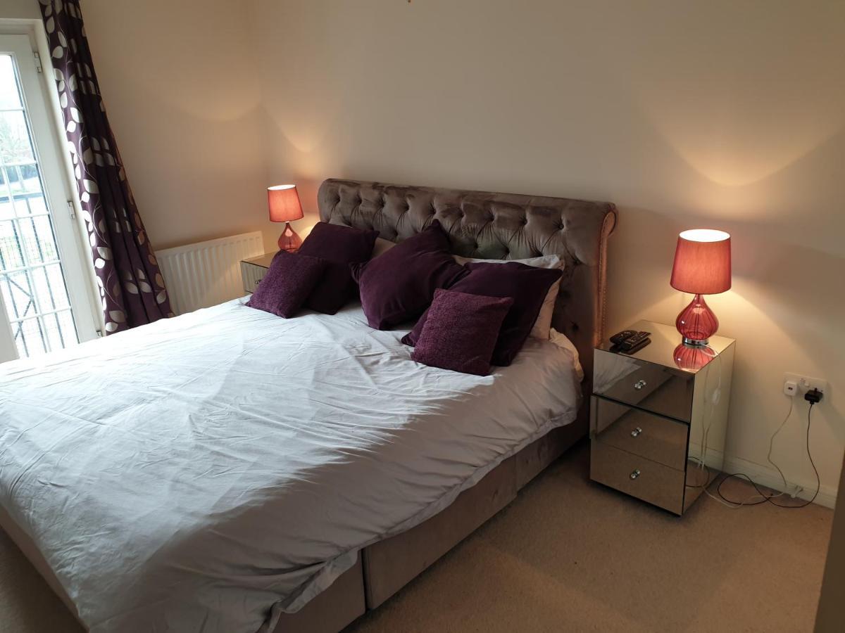 Swindon 6 Deluxe Doubles 2 With En Suite In Large House - No Pets ภายนอก รูปภาพ