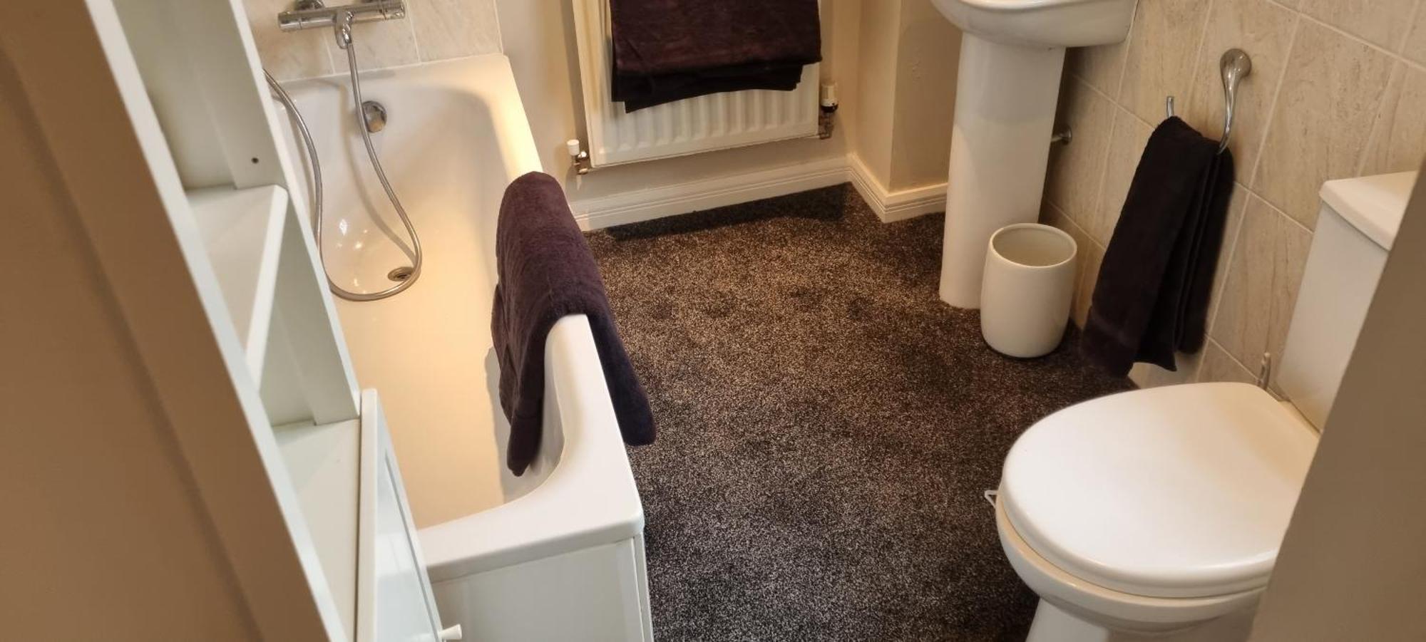 Swindon 6 Deluxe Doubles 2 With En Suite In Large House - No Pets ภายนอก รูปภาพ