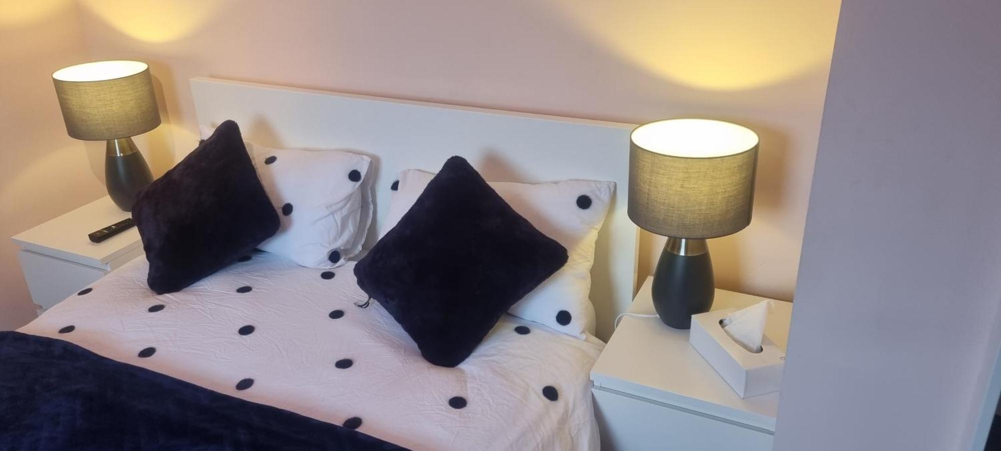 Swindon 6 Deluxe Doubles 2 With En Suite In Large House - No Pets ภายนอก รูปภาพ
