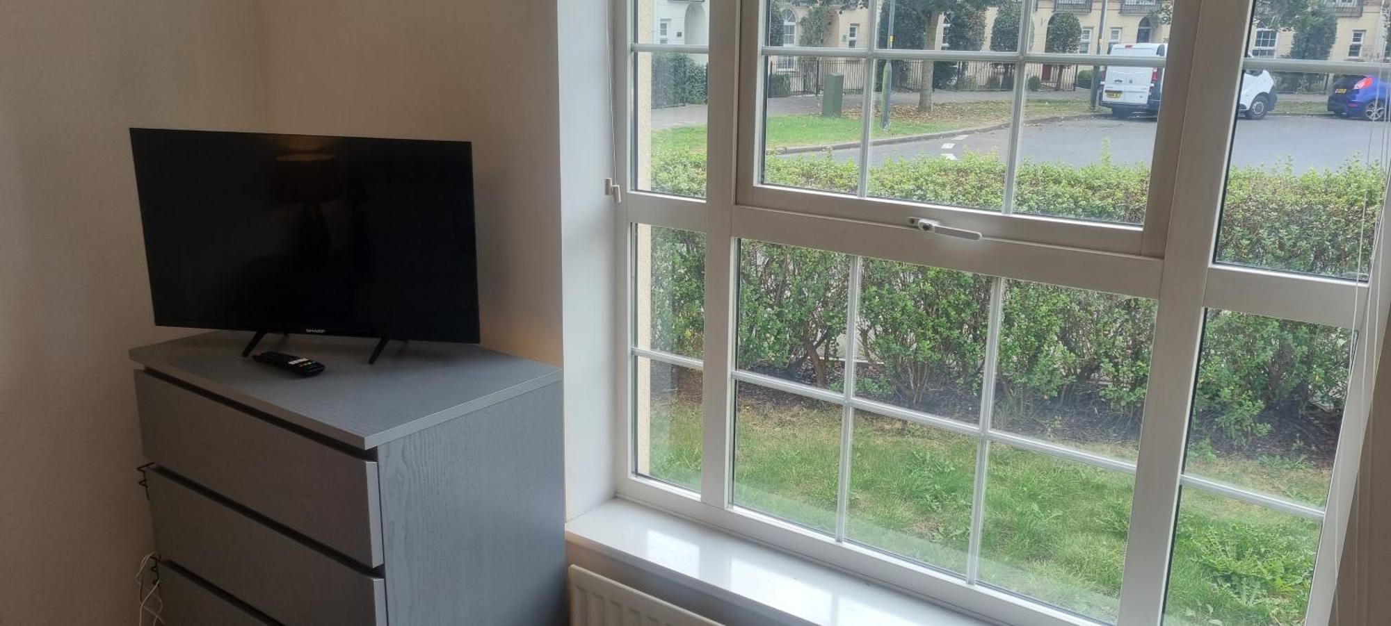 Swindon 6 Deluxe Doubles 2 With En Suite In Large House - No Pets ภายนอก รูปภาพ